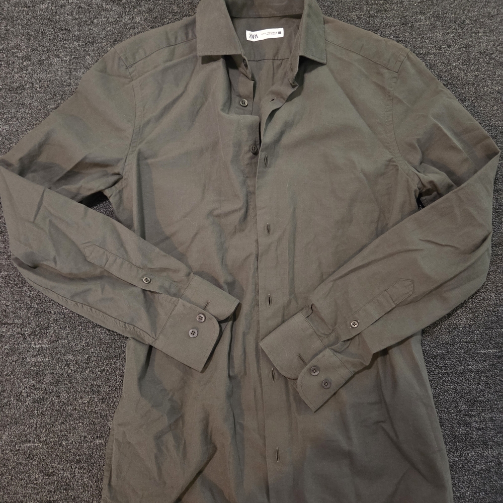 NWOT- Zara Forest Green Button-Up Shirt